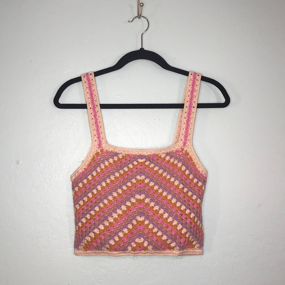 ✨Forever 21 cropped crochet top✨